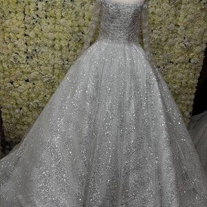 Elegant New Wedding Gown with Long Train